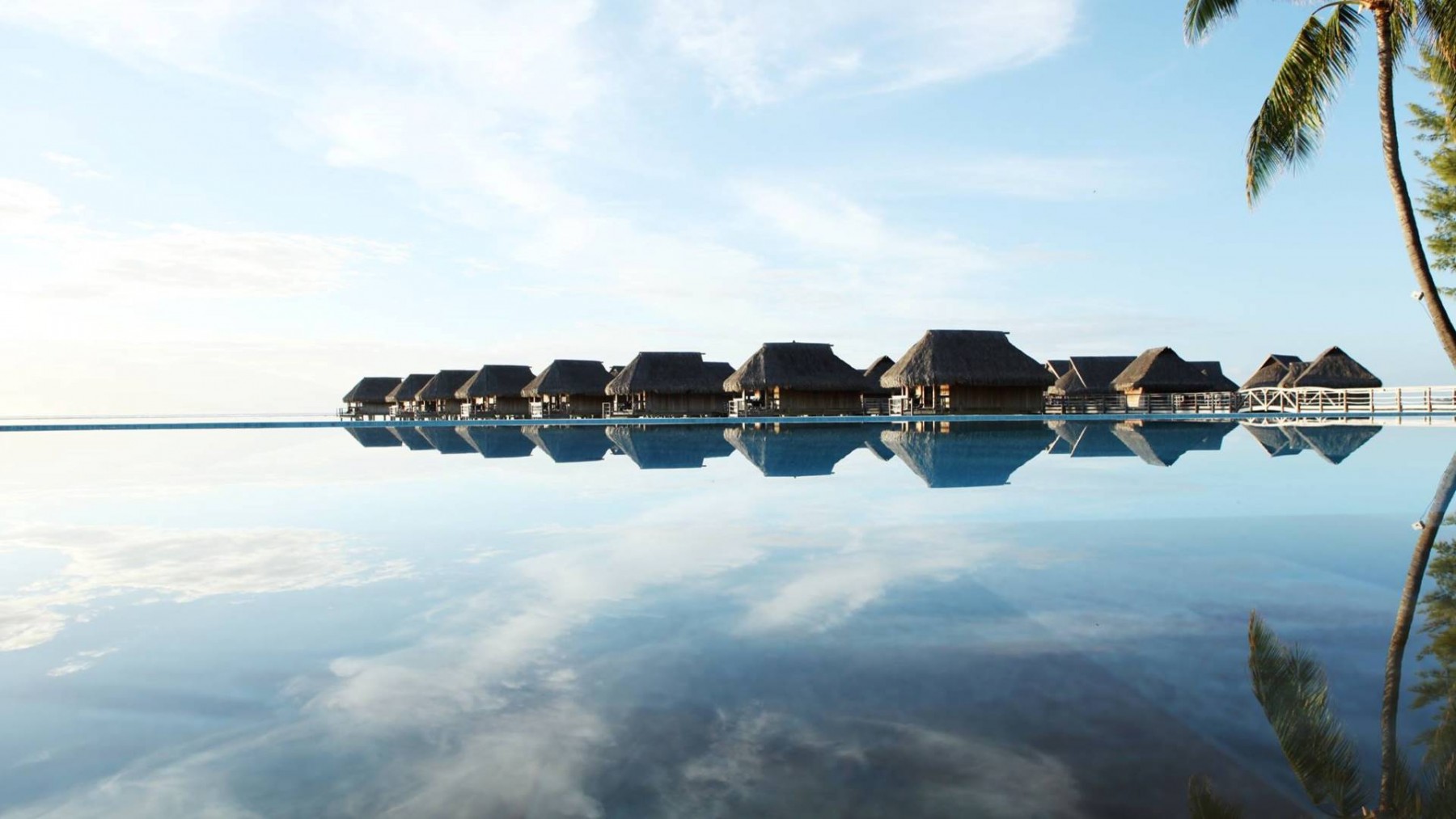 superior-overwater-bungalow