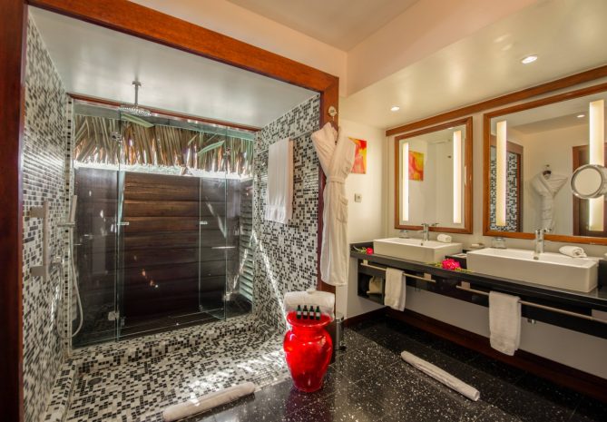luxury-horizon-overwater-bungalow