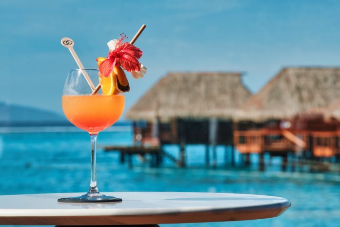 cocktail-by-the-pool-2