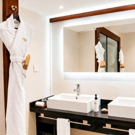 Hi res bathroom Luxury Overwater Horizon jpeg